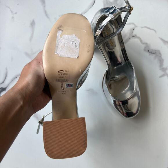 Larroude Ari Platform Pump In Silver Specchio Size 8.5 - Picture 8 of 9